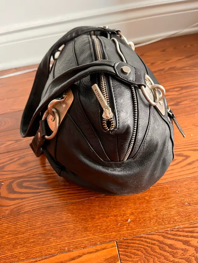 Sac à main JOANEL 100% cuir en excellente condition. Prix 80 $. - Photo 3