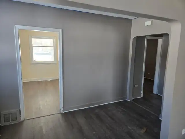 NEWLY RENOVATED 2 BED 1 BATH  MAIN FLOOR FOR RENT - Photo 2