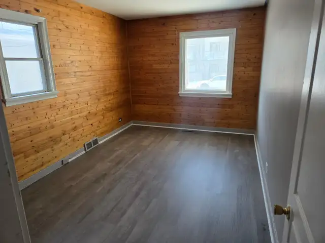 NEWLY RENOVATED 2 BED 1 BATH  MAIN FLOOR FOR RENT - Photo 6