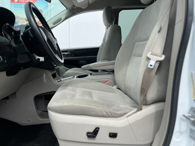 2016 Dodge Grand Caravan CREW-MOBILITY WHEELCHAIR ACCESSIBLE VAN - Photo 13
