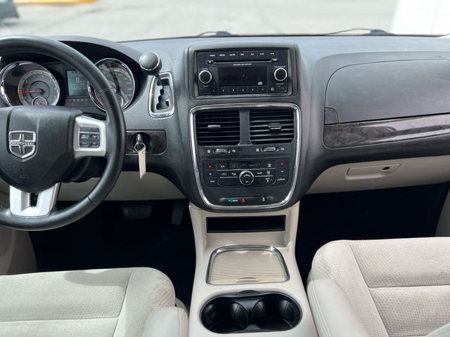 2016 Dodge Grand Caravan CREW-MOBILITY WHEELCHAIR ACCESSIBLE VAN - Photo 15