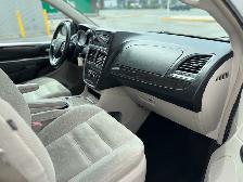 2016 Dodge Grand Caravan CREW-MOBILITY WHEELCHAIR ACCESSIBLE VAN - Photo 20