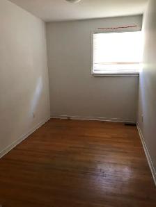 Laurier or WU Off campus housing - Photo 4