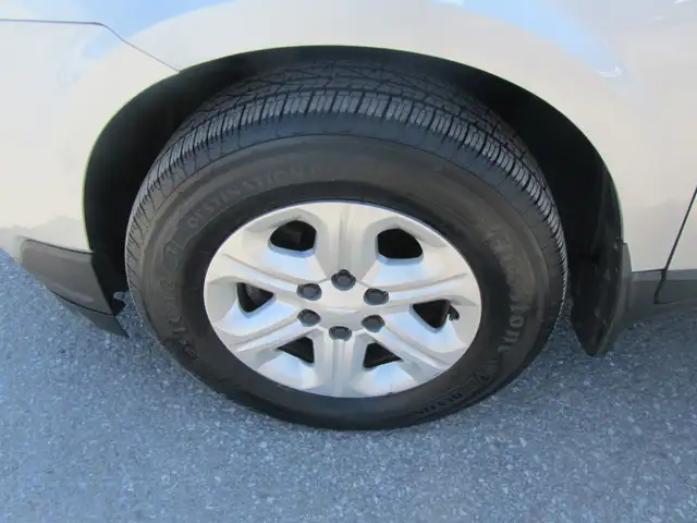 2017 Chevrolet Traverse AWD, No Accidents, 7 riders, CERTIFIED W - Photo 3