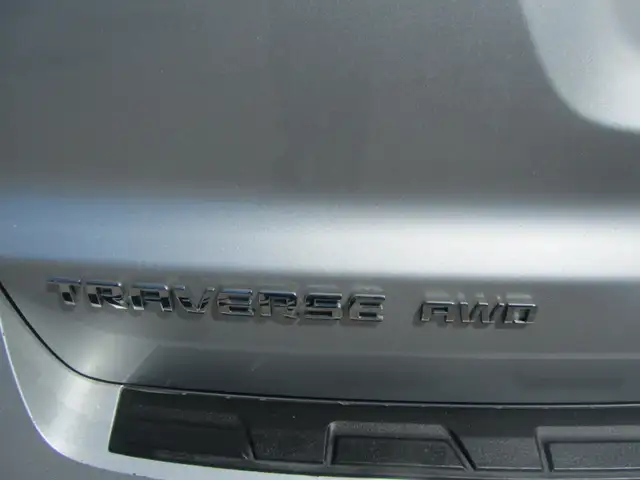 2017 Chevrolet Traverse AWD, No Accidents, 7 riders, CERTIFIED W - Photo 6