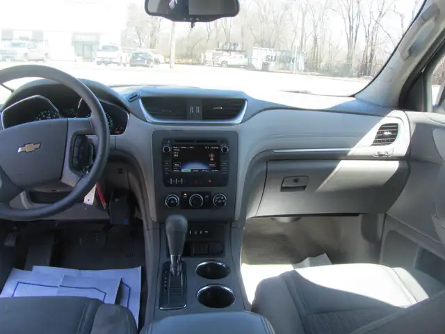 2017 Chevrolet Traverse AWD, No Accidents, 7 riders, CERTIFIED W - Photo 9