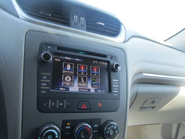 2017 Chevrolet Traverse AWD, No Accidents, 7 riders, CERTIFIED W - Photo 13