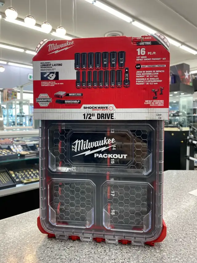Milwaukee 16pc 1/2" Shockwave Packout Socket Set (BNIB)