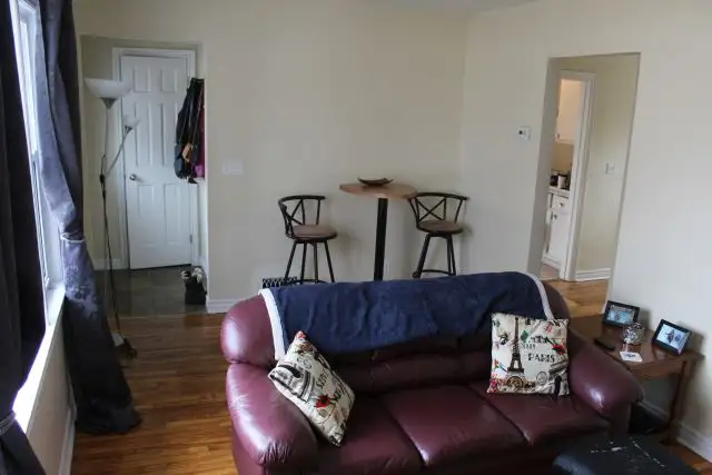 100 Helen 1 bedroom shared Kingston Ontario - Photo 3
