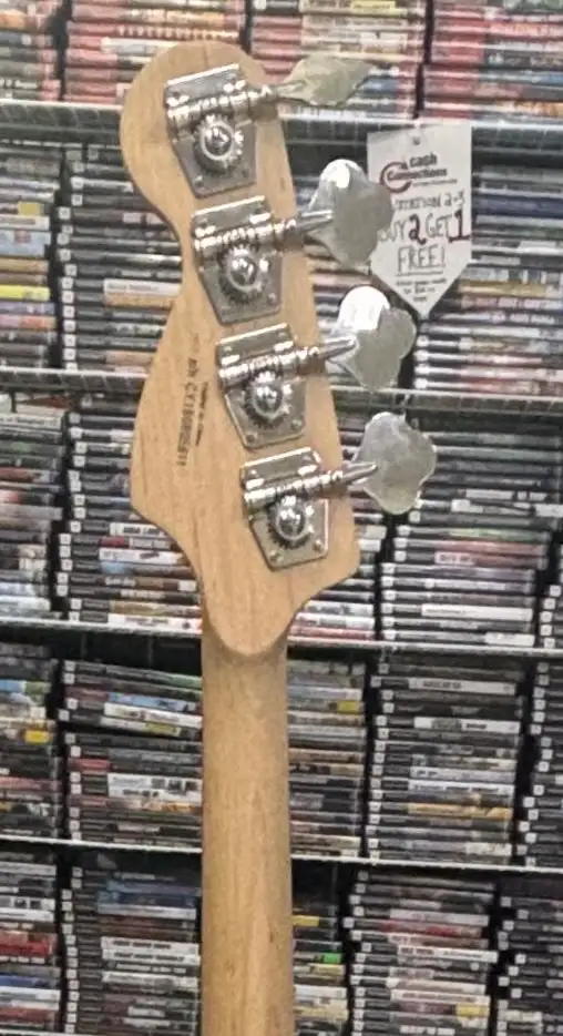 Squire J Bass 4 String - Photo 4