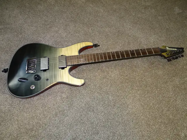 Ibanez S61 Axion Label guitar