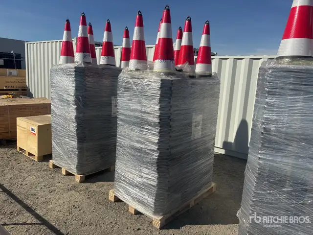 Orange Safety Cones Traffic Control - Photo 3