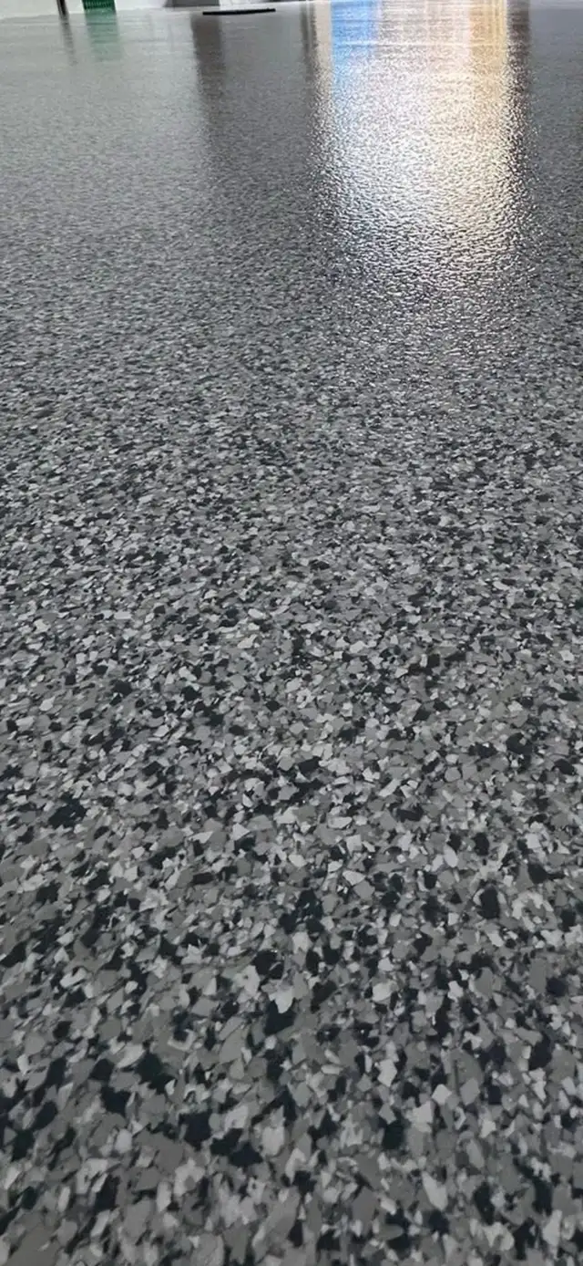 epoxy pour  garage - Photo 2