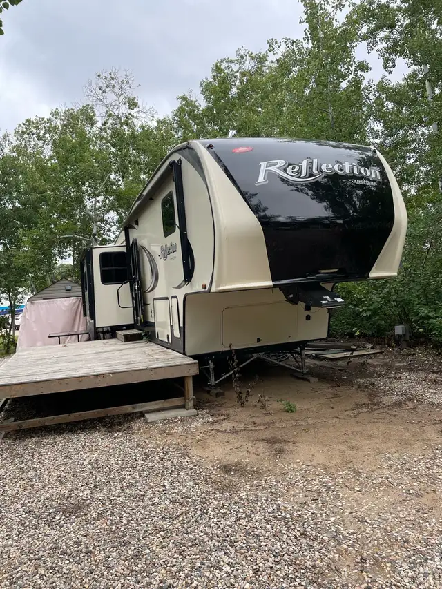 2018 Grand Design Reflection 36 ft. 5th Wheel - Photo 2
