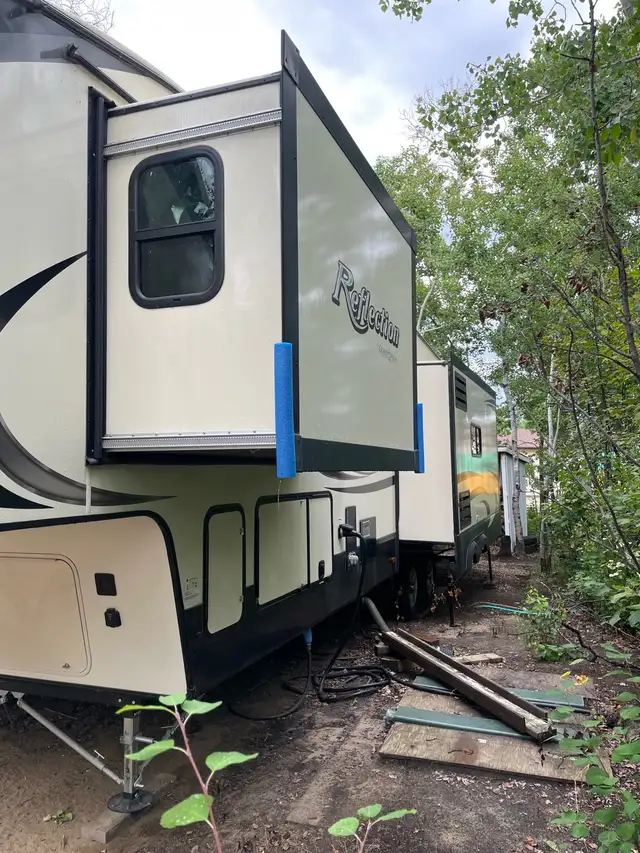 2018 Grand Design Reflection 36 ft. 5th Wheel - Photo 9