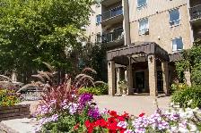 4 1/2 Charlesbourg - Piscine - jardins- libre ou juillet