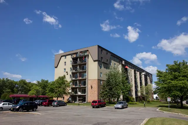 4 1/2 Charlesbourg - Piscine - jardins- libre ou juillet - Photo 3