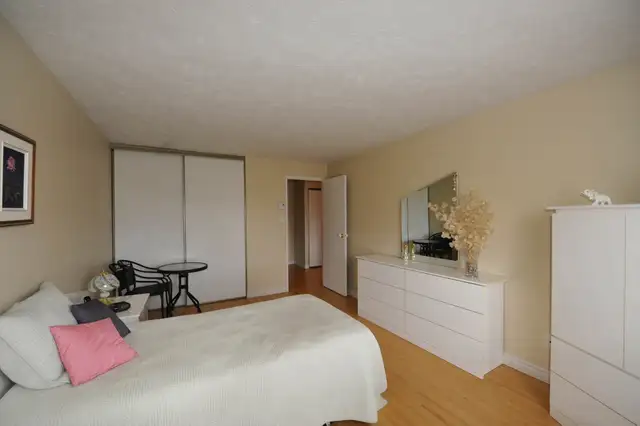 4 1/2 Charlesbourg - Piscine - jardins- libre ou juillet - Photo 14