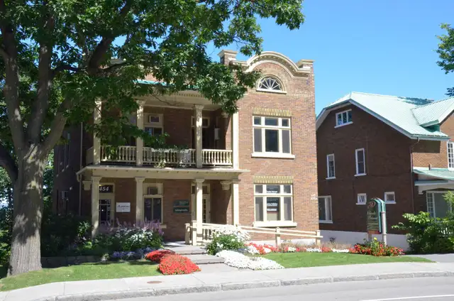 7 1/2 Montcalm Chemin Ste-Foy - Chauffé, eau chaude - Photo 2