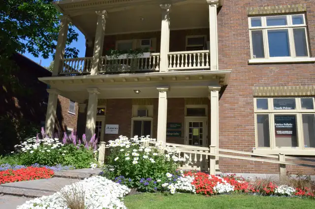 7 1/2 Montcalm Chemin Ste-Foy - Chauffé, eau chaude - Photo 3