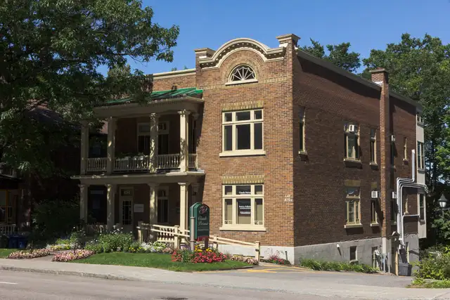 7 1/2 Montcalm Chemin Ste-Foy - Chauffé, eau chaude - Photo 4