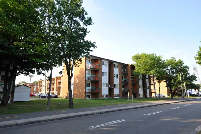 3 1/2 Ste-Foy - Tout inclus - près université - juillet