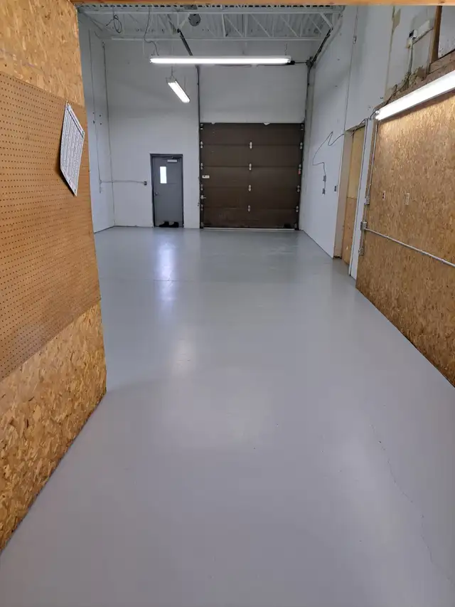 RENT -1000 sqft Commercial Industrial