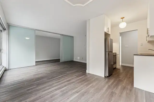 Villa Superior - Bachelor available at 455 Superior St, Victoria - Photo 2