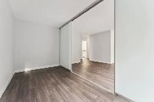 Villa Superior - Bachelor available at 455 Superior St, Victoria - Photo 5