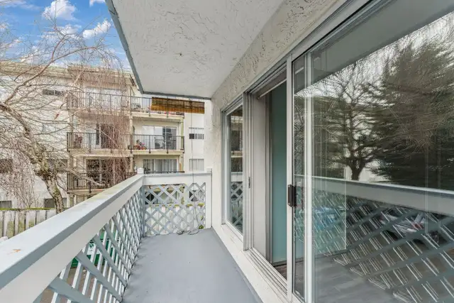 Villa Superior - Bachelor available at 455 Superior St, Victoria - Photo 6