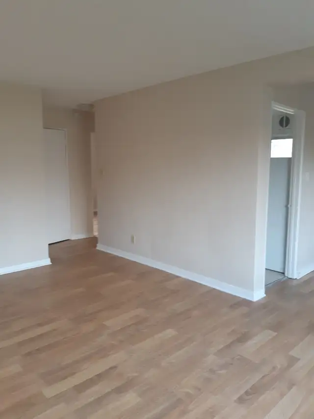 2 BR Apartments at WYANDOTTE ST., WINDSOR - Photo 8