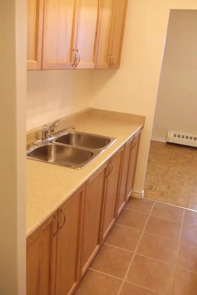 1 BEDROOM APARTMENT IN PORT HOPE (UTILITIES INCLUDED) - Photo 2