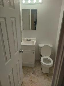 BEAUTIFUL 4 BEDROOM TOWNHOUSE with 1 MONTH FREE RENT - Photo 6
