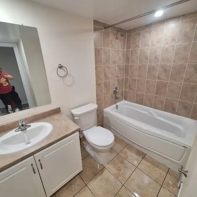 Modern 1BR - Unit 222 - Aug 1st - Heat/Wat/Pkg Included! - Photo 4