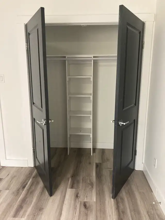 Fully Renovated Unit Available June 1! - Photo 8