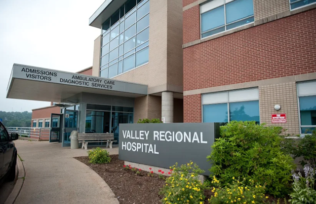 Fully Renovated Unit Available June 1! - Photo 18