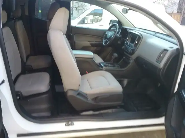 2020 CHEVROLET COLORADO EXTENDED CAB, RWD - Photo 9