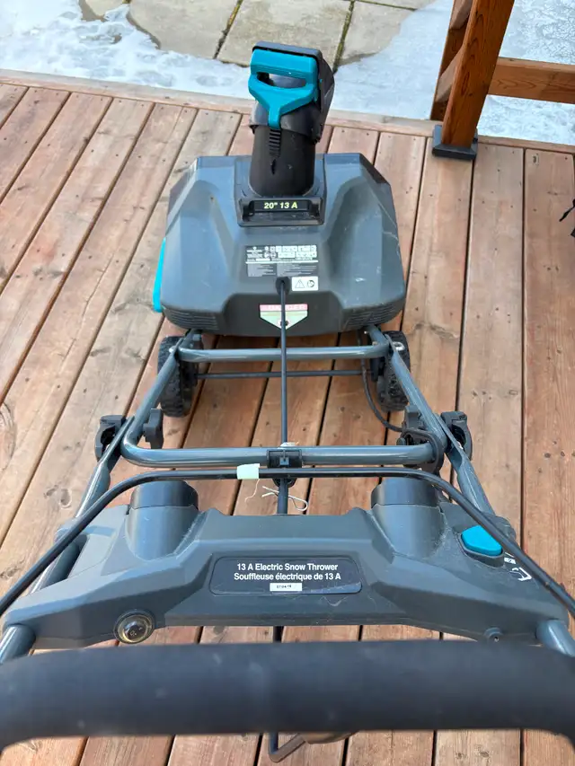 Yardworks electric snow thrower 20' 13 A - Photo 3