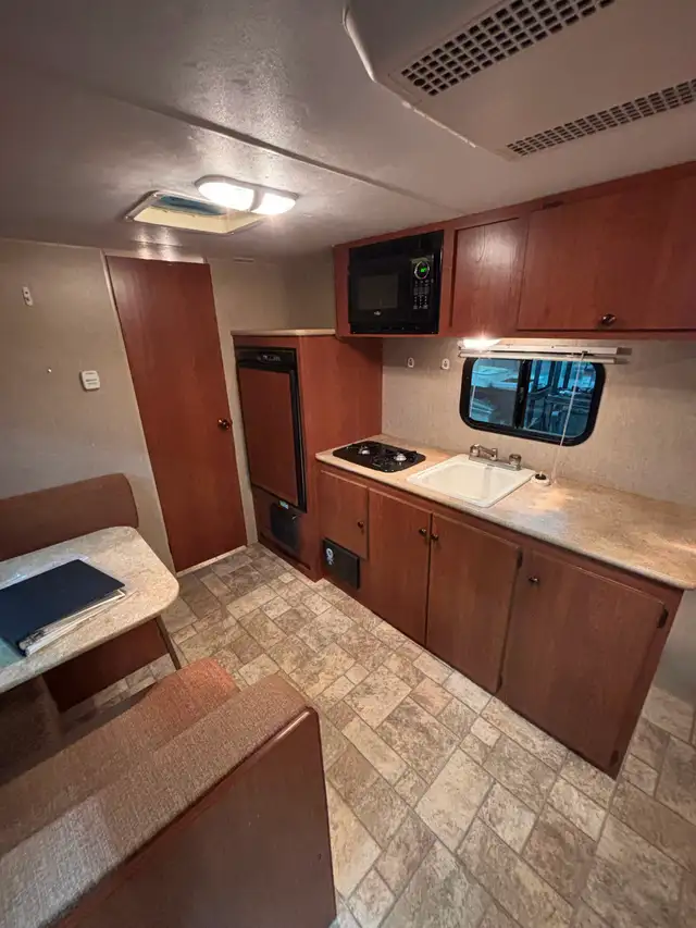 2013 KZ Sportsmen Classic 20Ft - great couples unit! - Photo 5