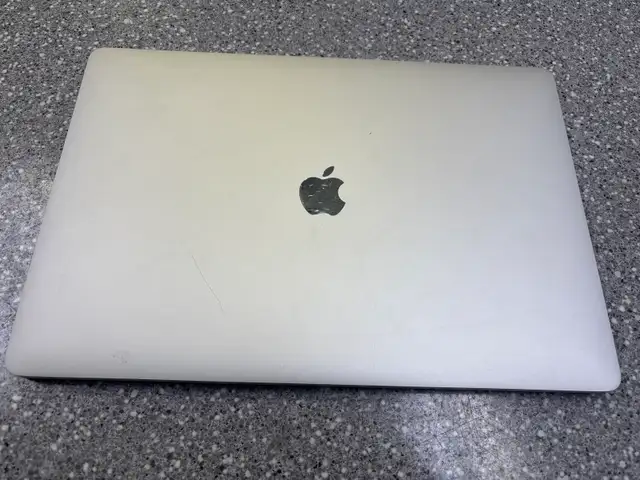 MacBook Pro 16" 2019 I7 2.6GHZ 16GB 500GB - Photo 2
