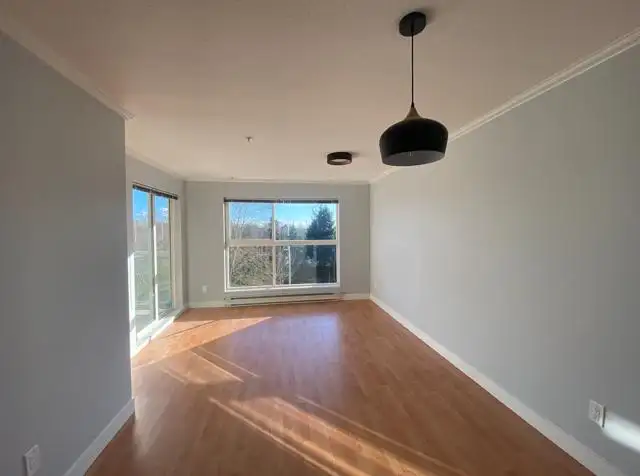 Richmond Waterside updated one bedroom condo near YVR for rent! - Photo 3