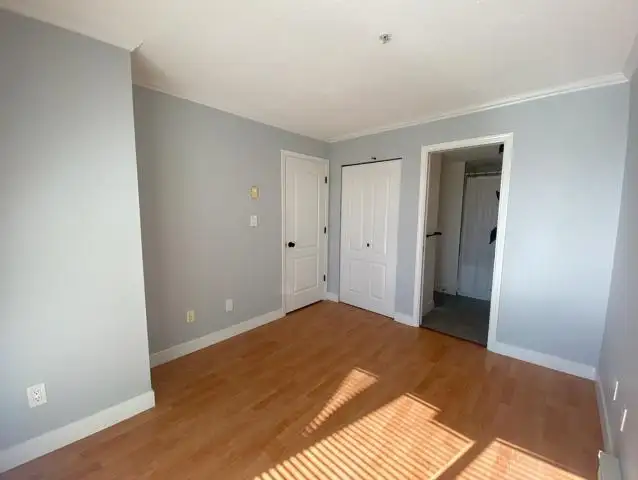 Richmond Waterside updated one bedroom condo near YVR for rent! - Photo 5