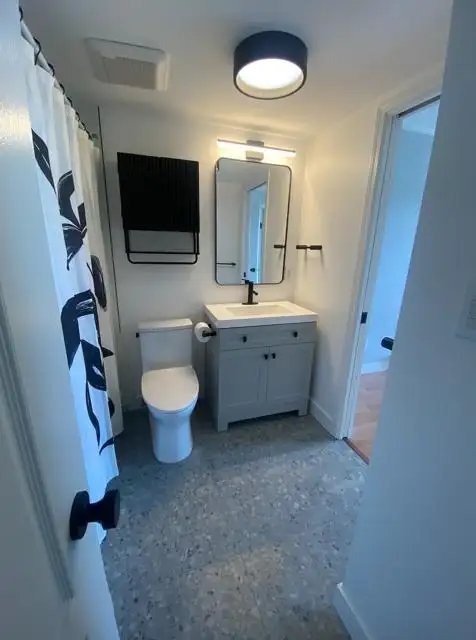 Richmond Waterside updated one bedroom condo near YVR for rent! - Photo 6