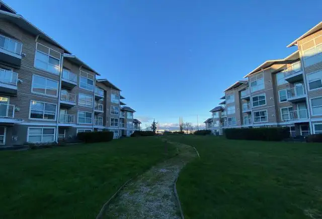 Richmond Waterside updated one bedroom condo near YVR for rent! - Photo 10