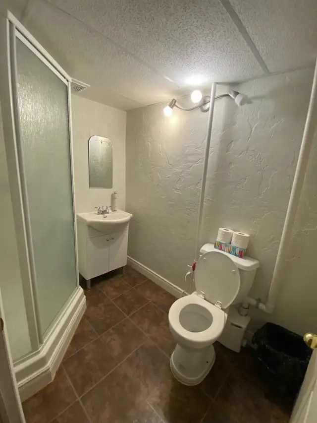 1br available in Stoney Creek - Photo 6