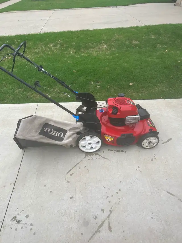 Excellent Used  "Toro "  Lawnmower Recycler 22"