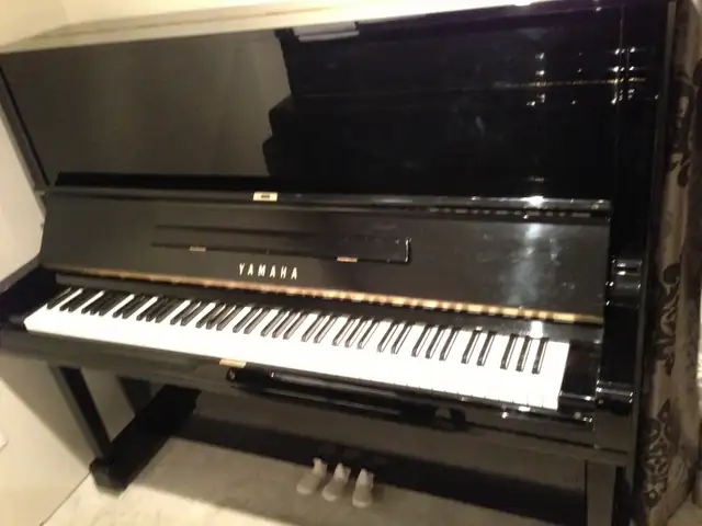 Great condition Yamaha U1, U3 pianos for sale - Photo 4