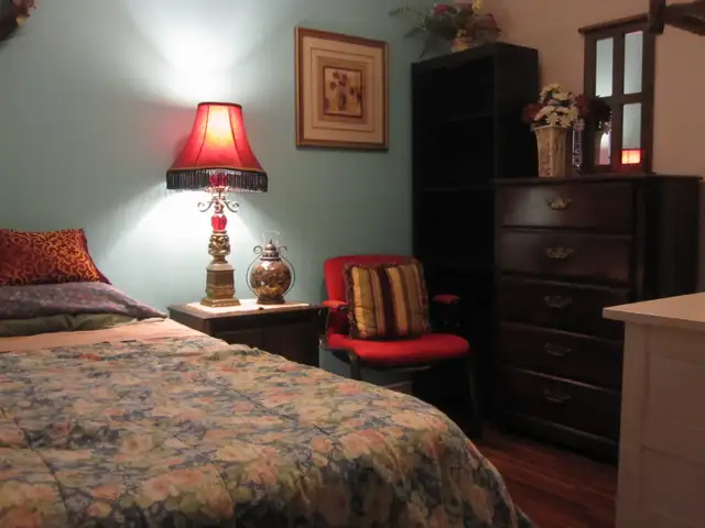 Room for Rent. furnished, Kitchener . Couch Surf! - Photo 3