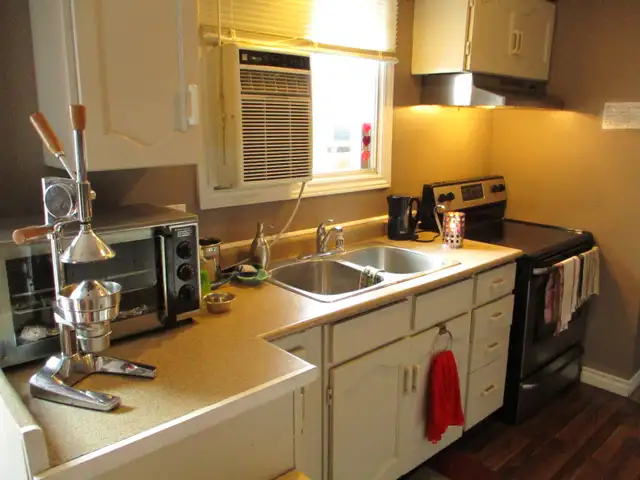 Room for Rent. furnished, Kitchener . Couch Surf! - Photo 8