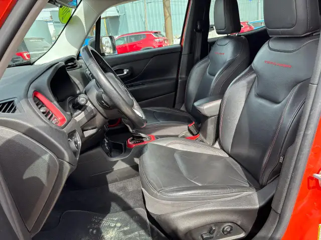 2015 Jeep Renegade 4WD 4dr Trailhawk - Photo 14